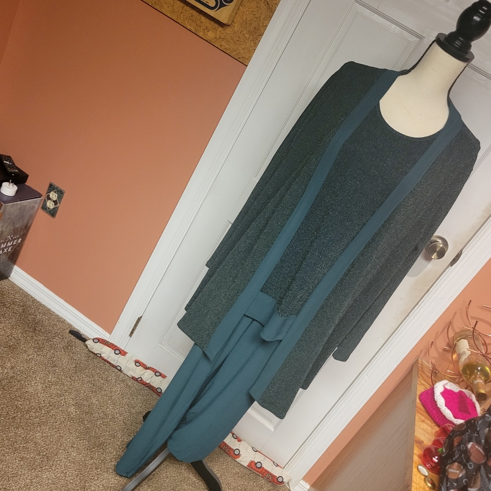 ⭐️ Nina Leonard 3-piece Glitter Knit Cardigan Tank and Pant Set
